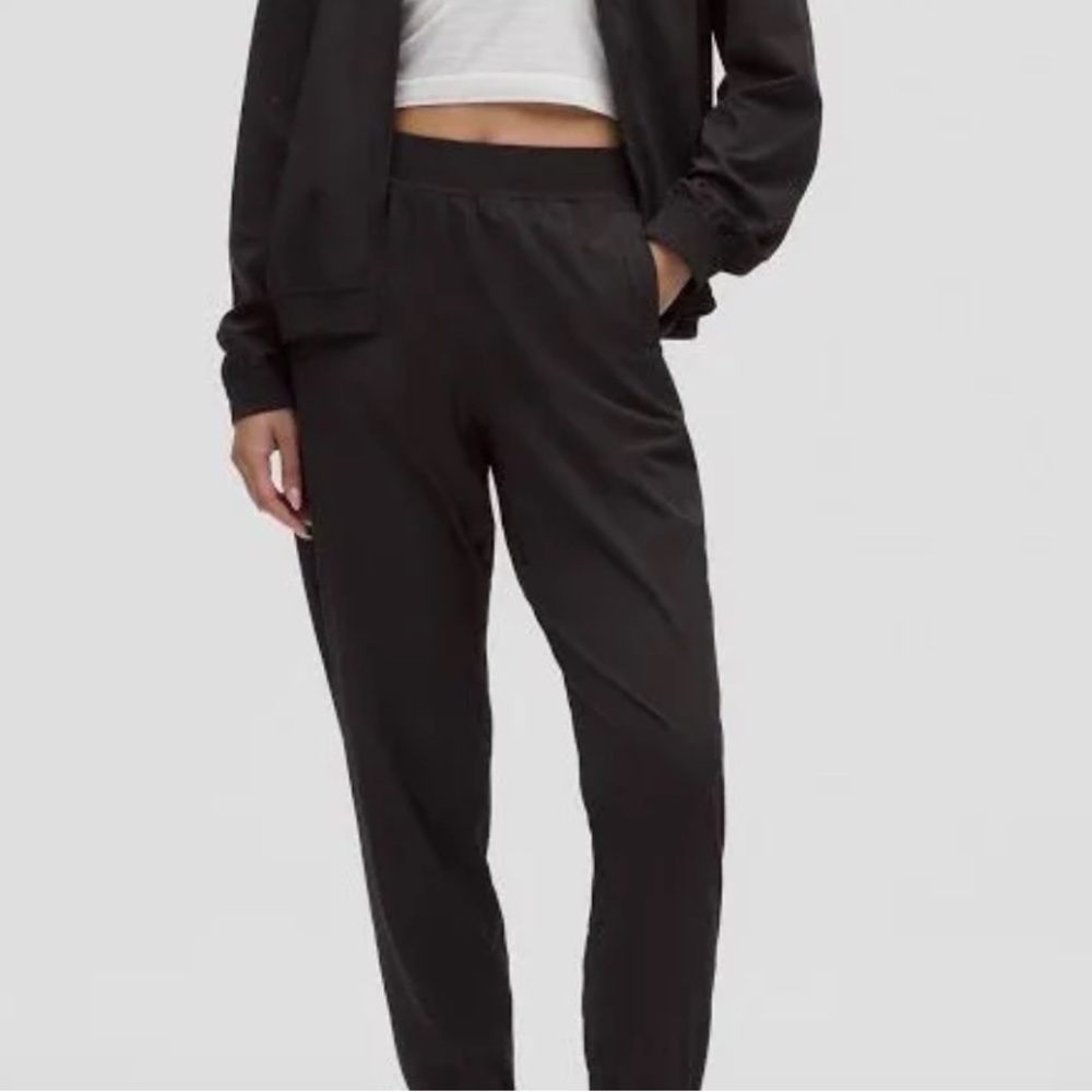 Women Black Lululemon Pants